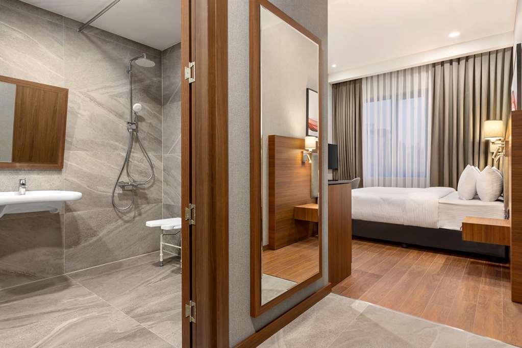 Ramada By Wyndham Adiyaman Hotel Room photo